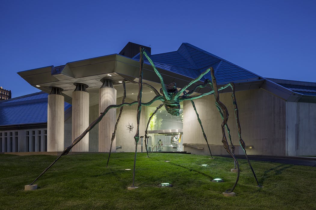 Image of giant spider sculpture in front of Kemper Museum.